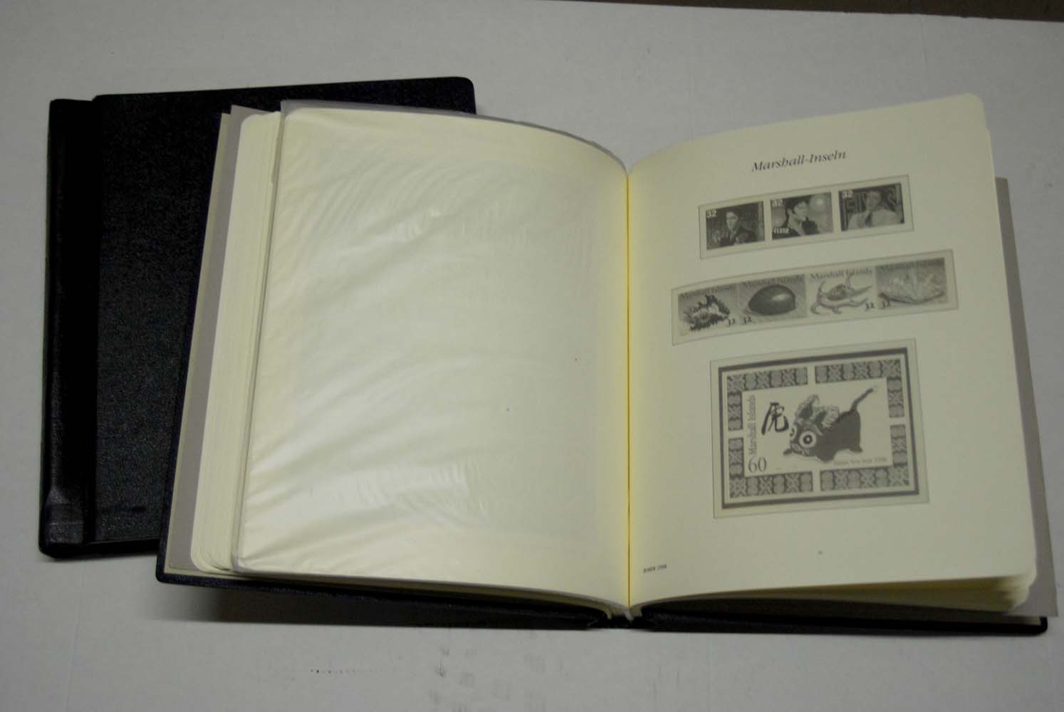 Borek falzlos Vordruckalbum Marshall-Inseln 1984-1999